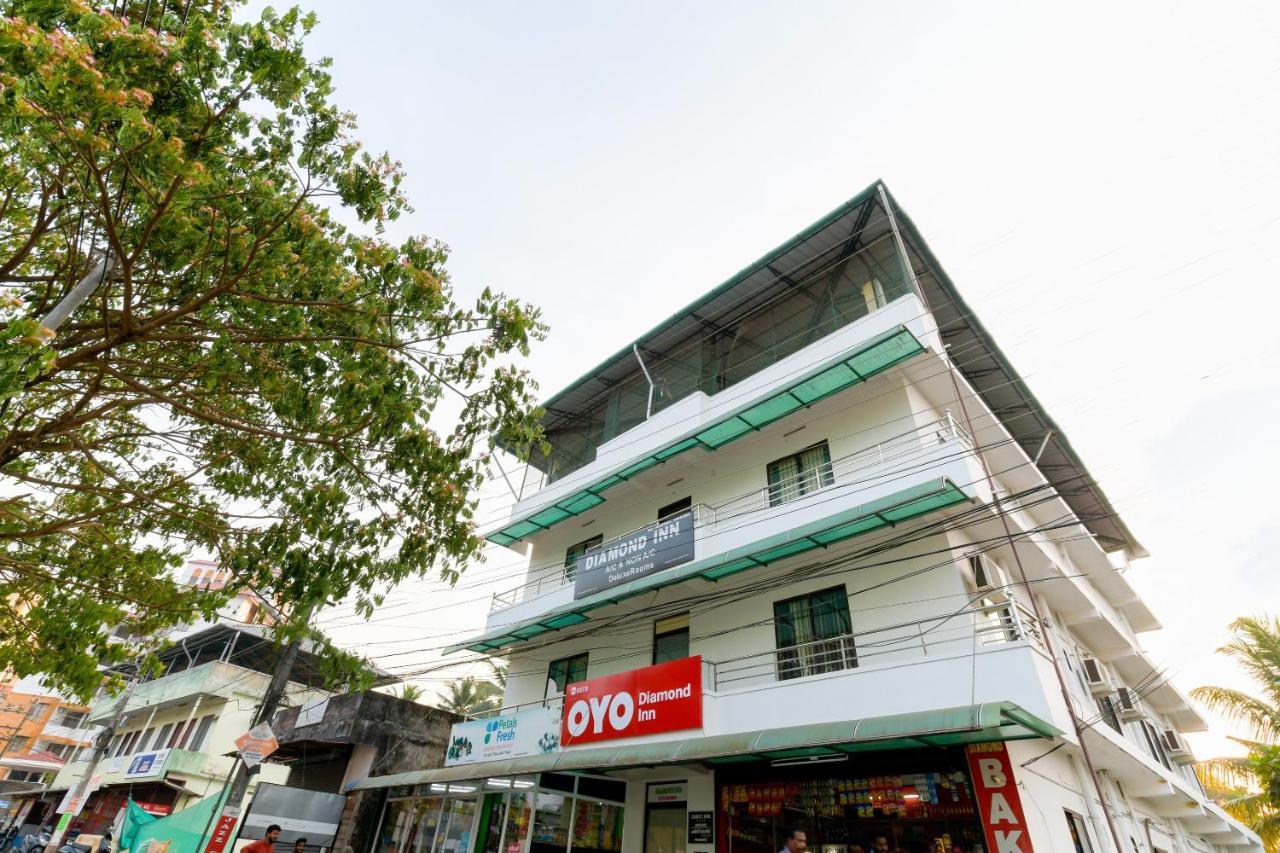 Oyo 8273 Diamond Inn Kochi Exterior photo