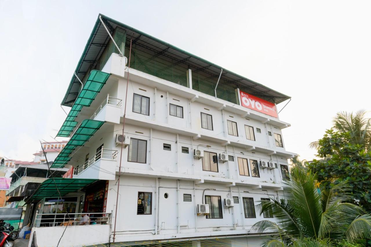 Oyo 8273 Diamond Inn Kochi Exterior photo