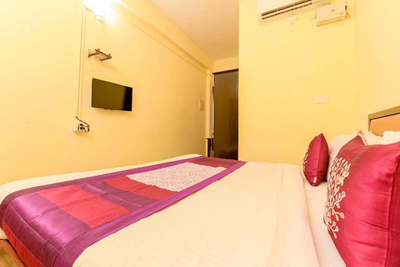 Oyo 8273 Diamond Inn Kochi Exterior photo